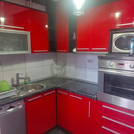 Hana'S Luxury Apartment Skopje Bagian luar foto
