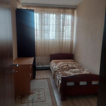 Hana'S Luxury Apartment Skopje Bagian luar foto